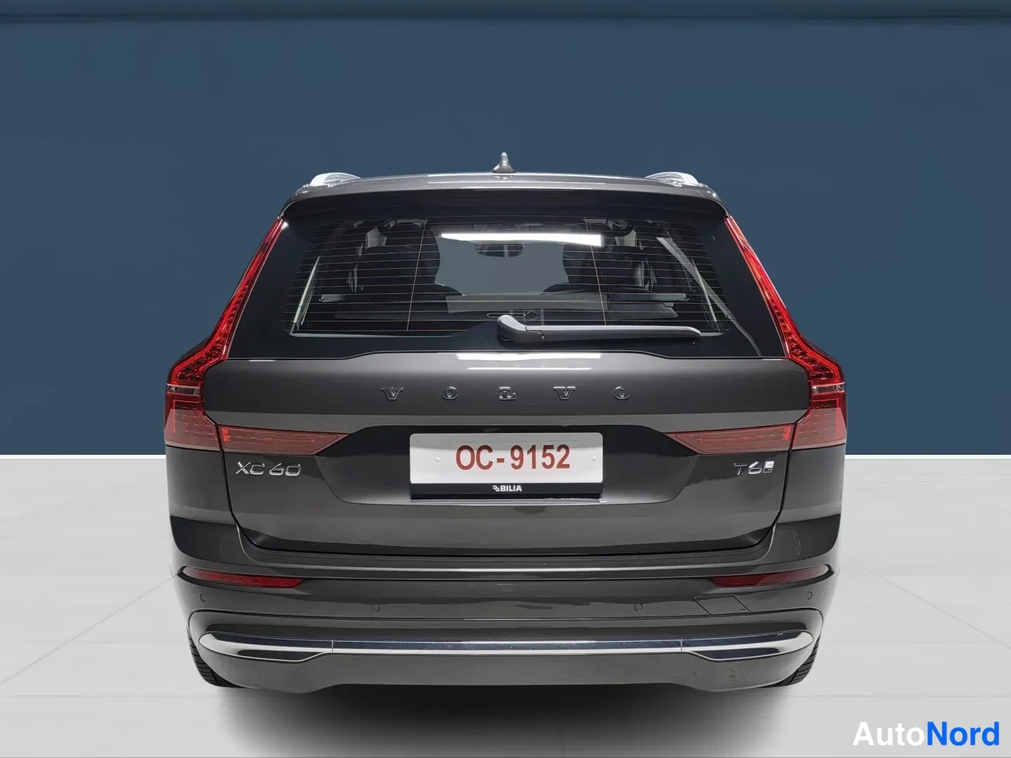 Harmaa Volvo XC60 2025, takaa, kuva 6