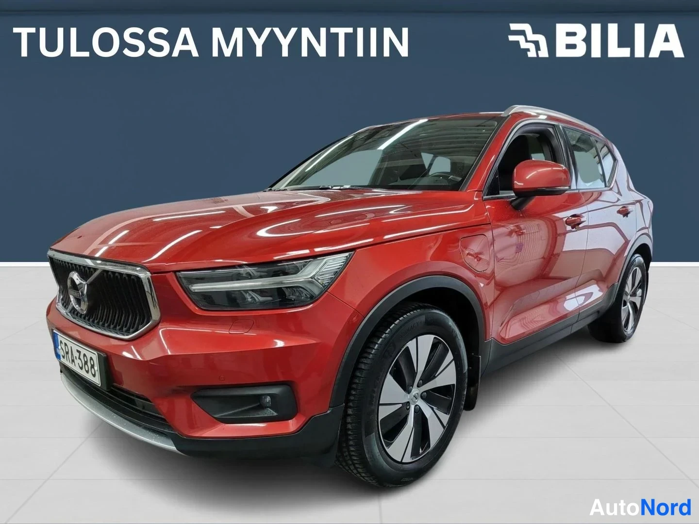 Red Volvo XC40 2020, photo 10