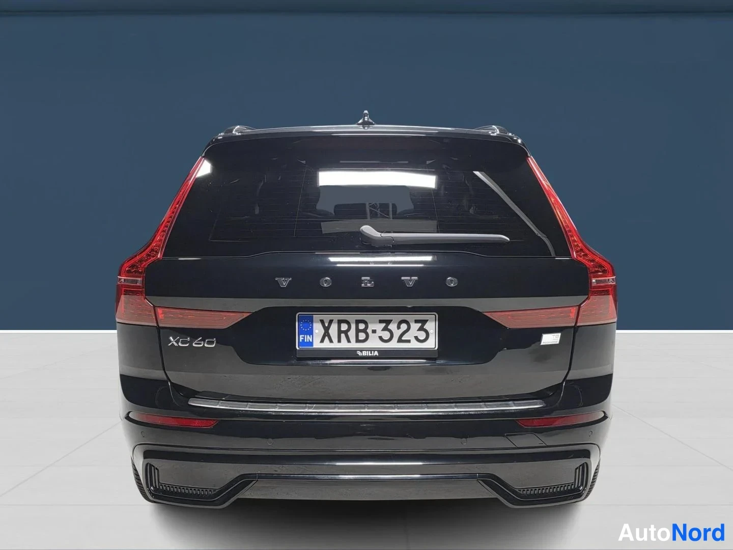 Musta Volvo XC60 2022, takaa, kuva 8