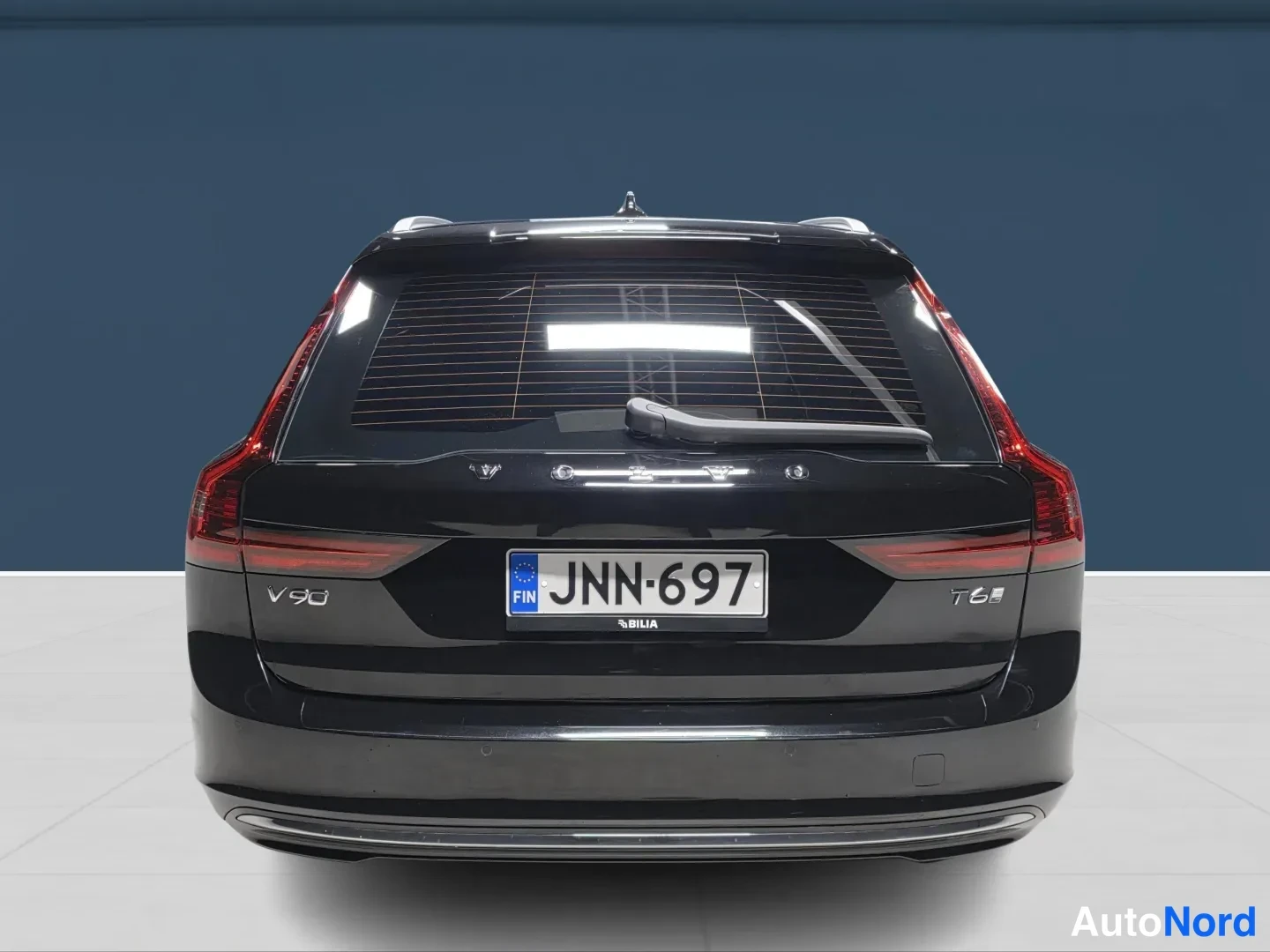 Musta Volvo V90 2025, takaa, kuva 6