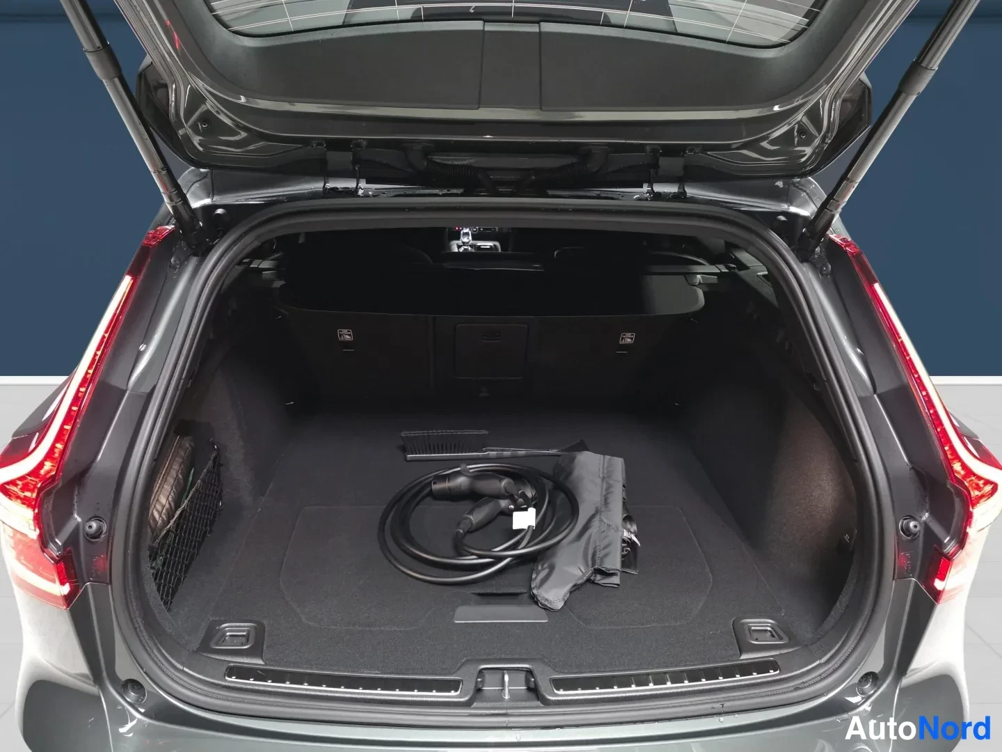 Vihreä Volvo V60 2026, kuva 9