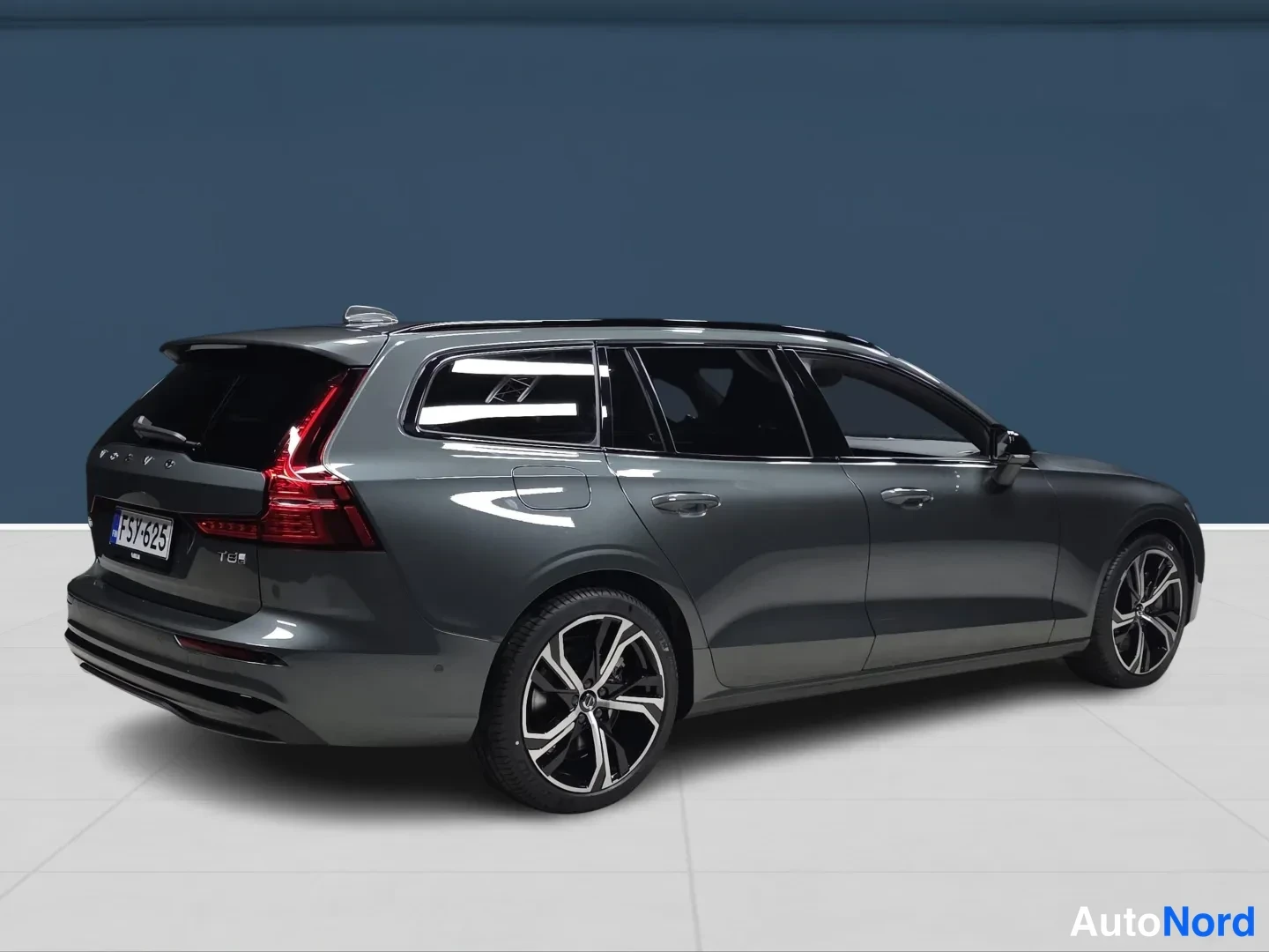 Vihreä Volvo V60 2026, takaviisto, kuva 4