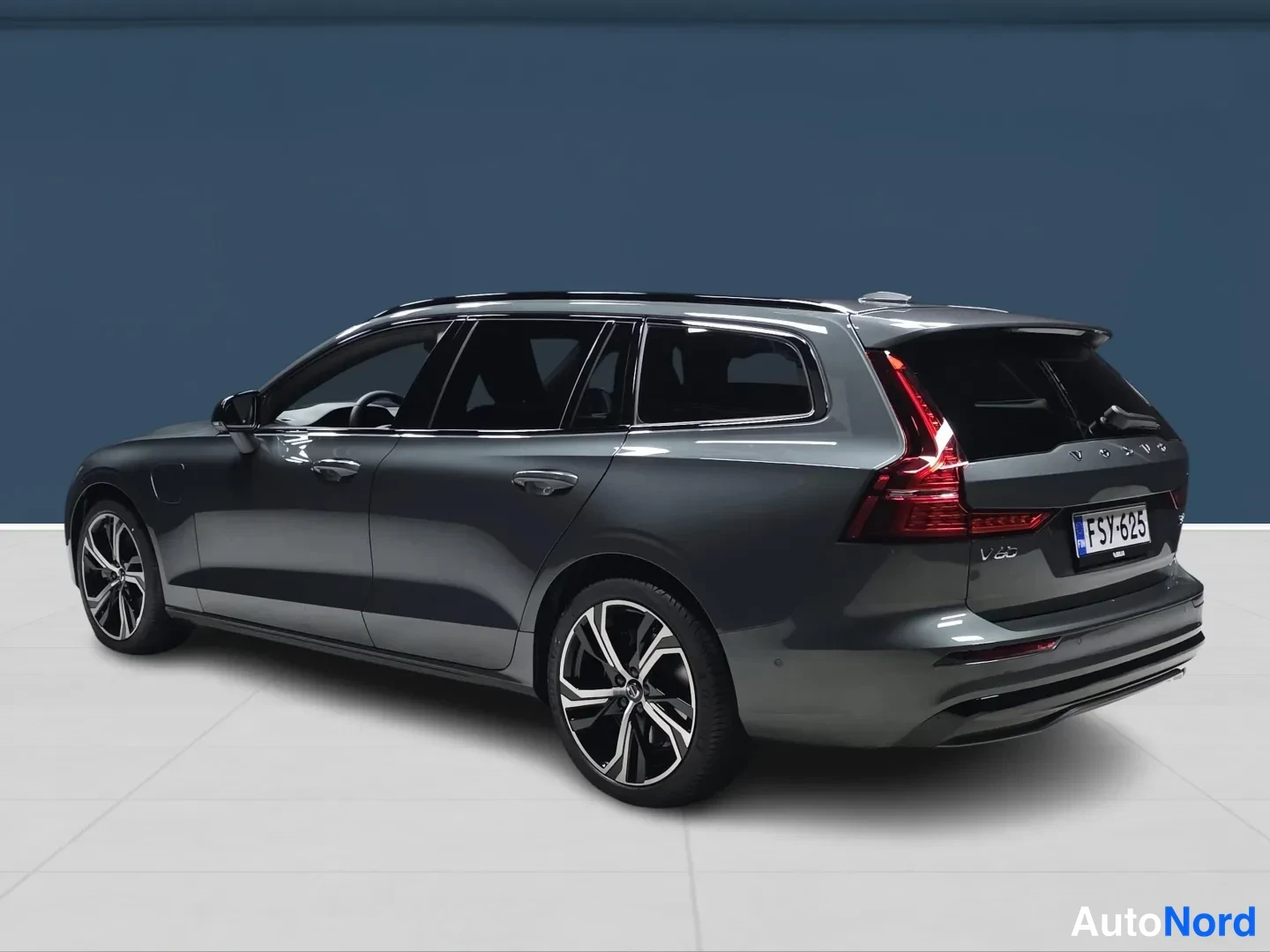Vihreä Volvo V60 2026, takaviisto, kuva 5