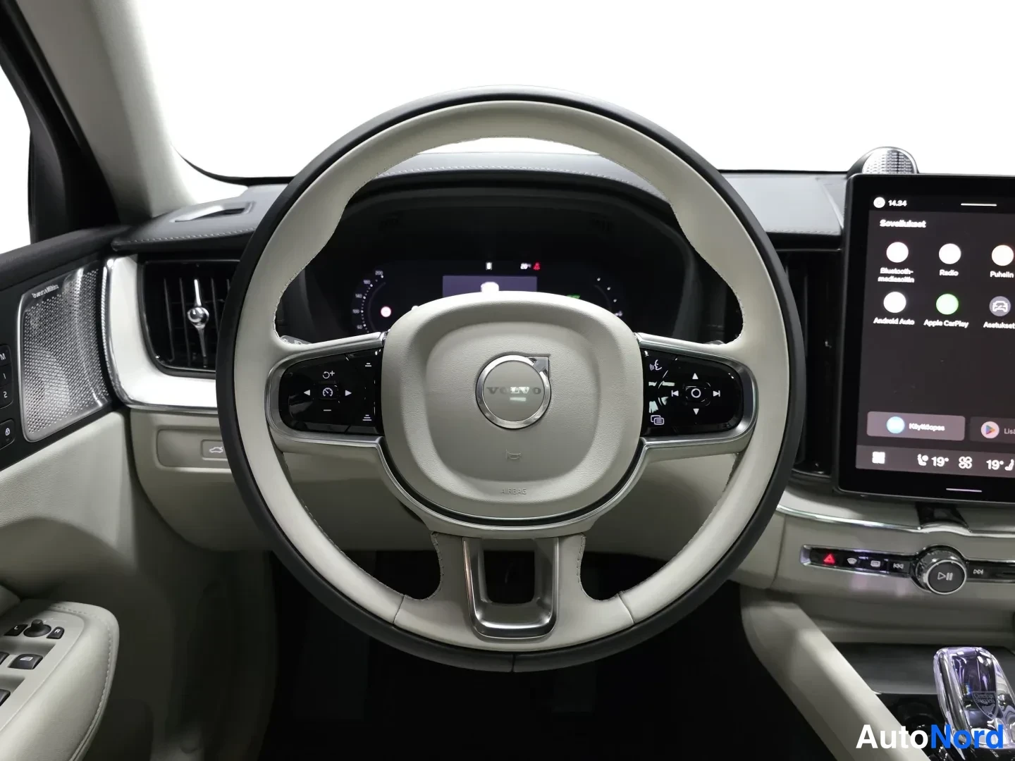 Röd Volvo XC60 2027, bild 11