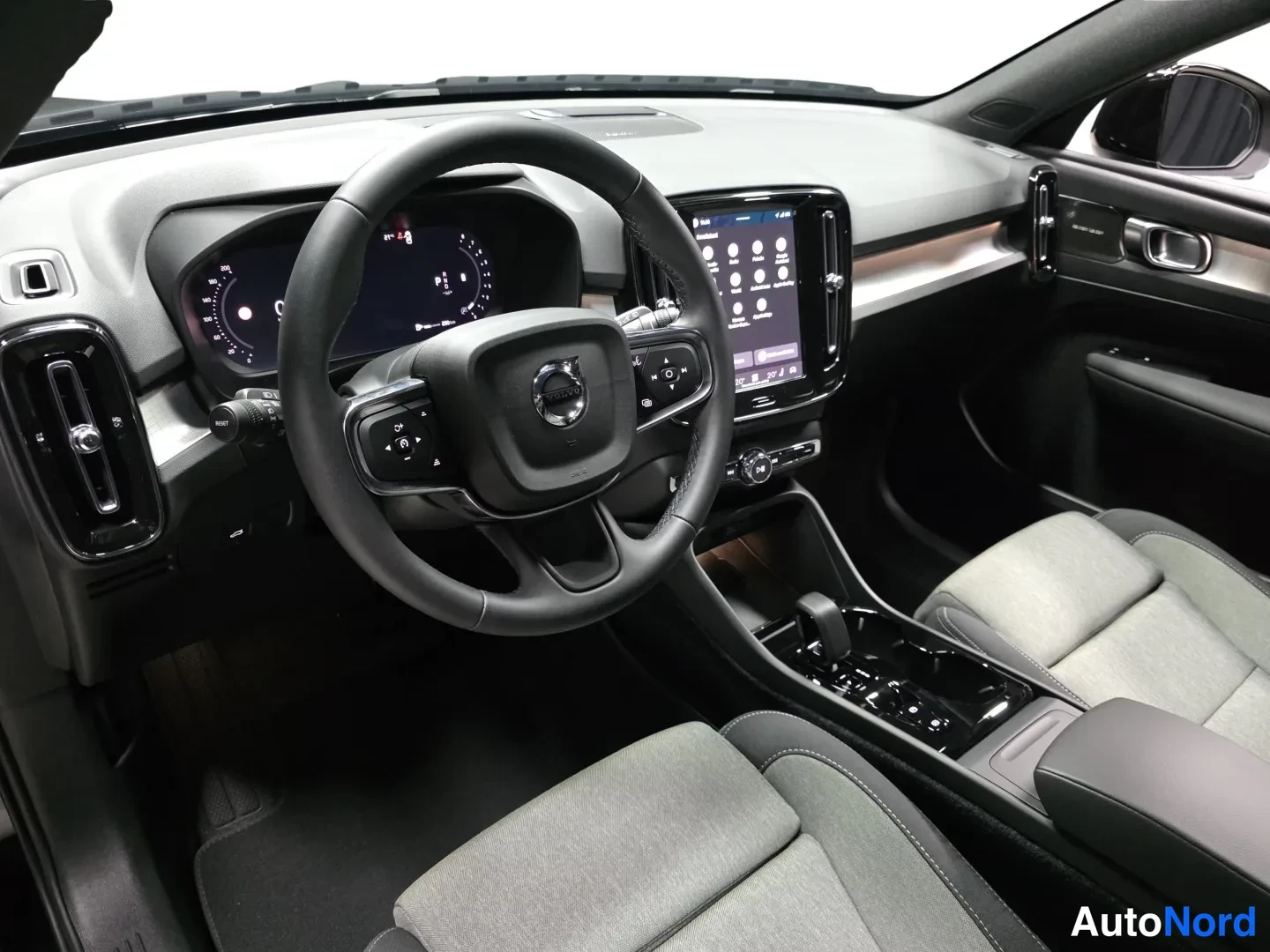 Musta Volvo XC40 2027, kuva 9