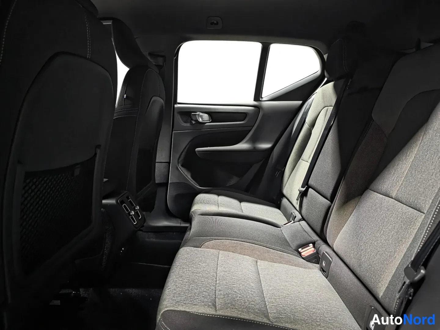 Musta Volvo XC40 2027, kuva 10