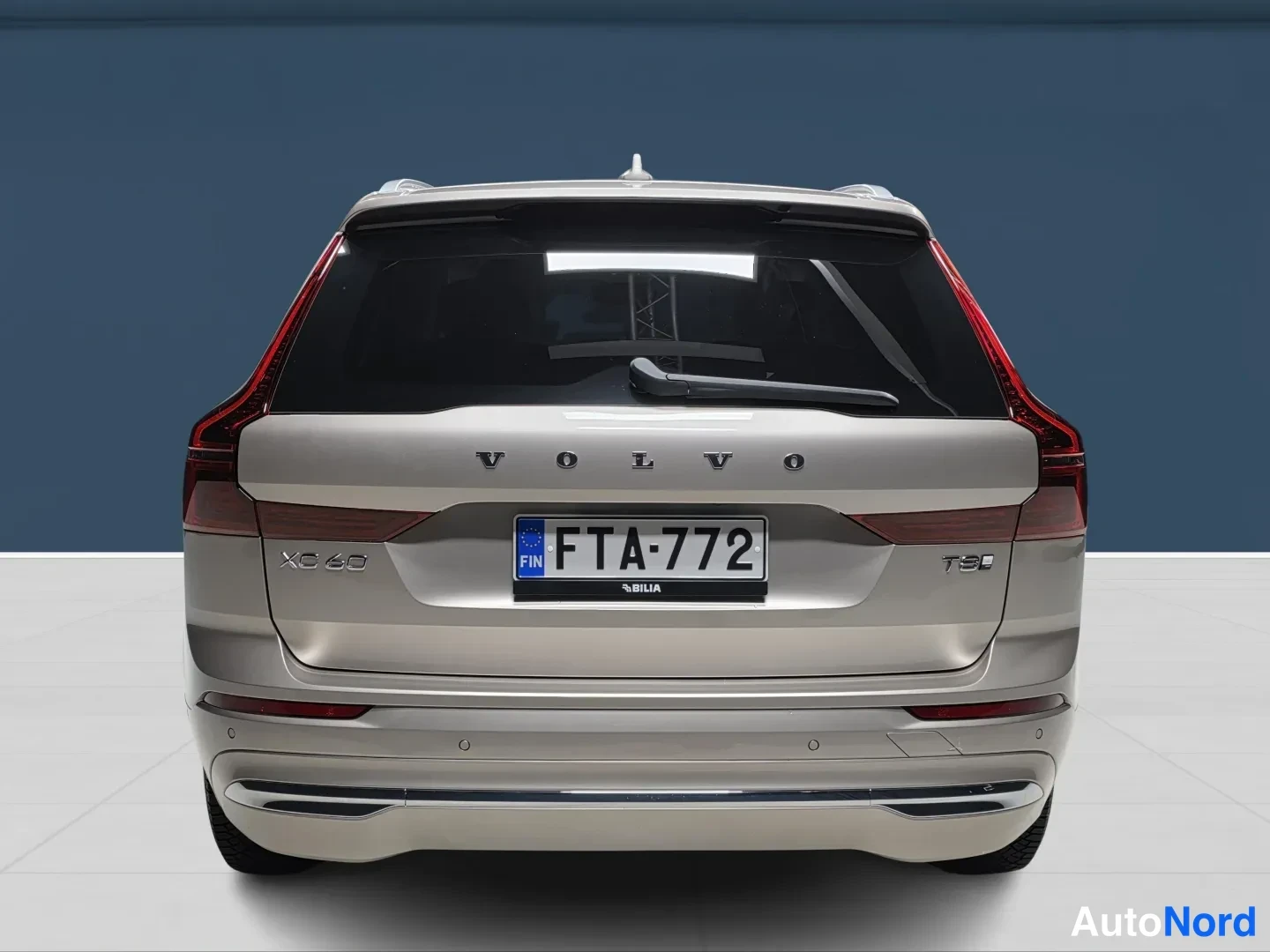 Beige Volvo XC60 2027, takaa, kuva 6