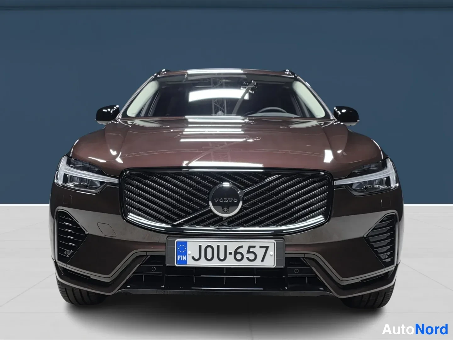 Ruskea Volvo XC60 2026, edestä, kuva 5