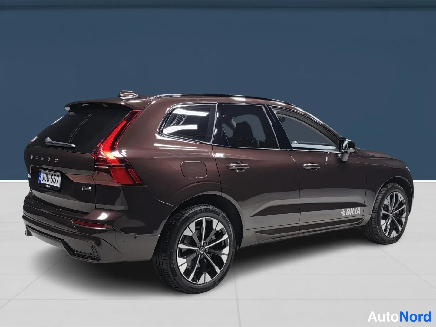 Ruskea Volvo XC60 2026, takaviisto, kuva 6