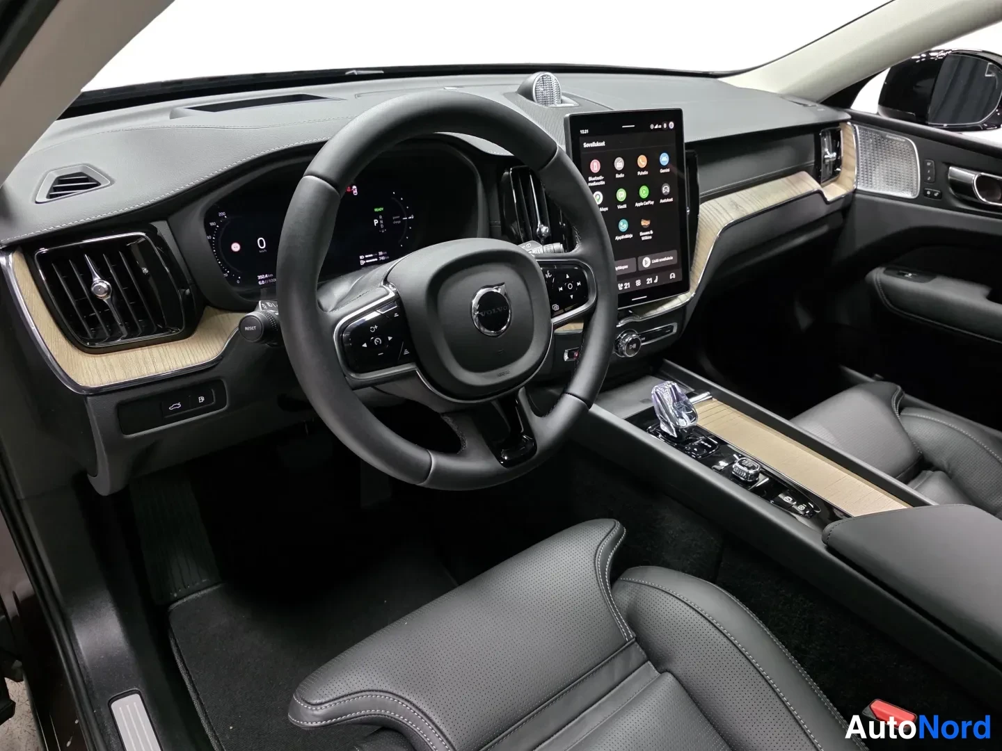Ruskea Volvo XC60 2026, yksityiskohta, kuva 11
