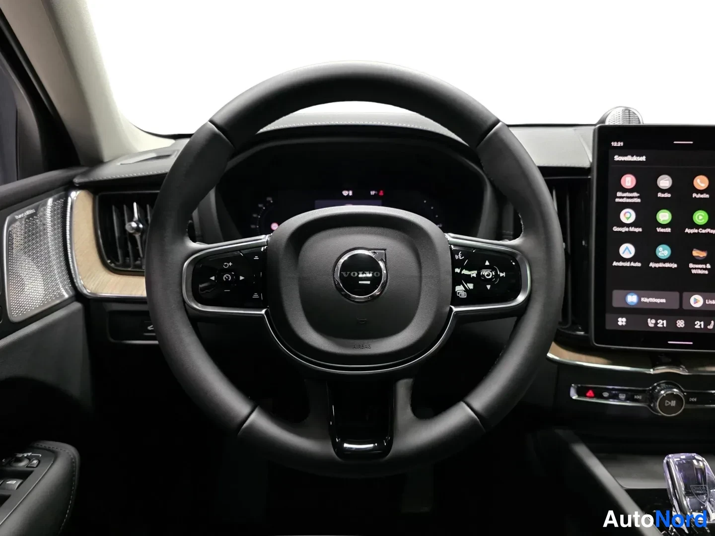 Ruskea Volvo XC60 2026, kuva 13