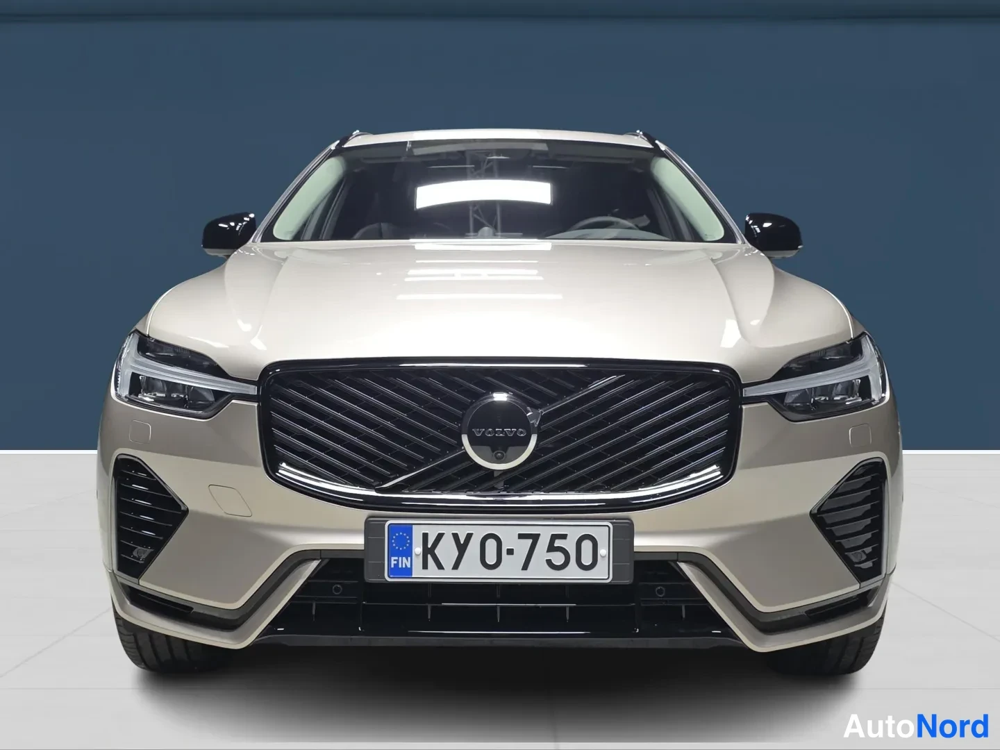 Musta Volvo XC60 2027, kuva 3