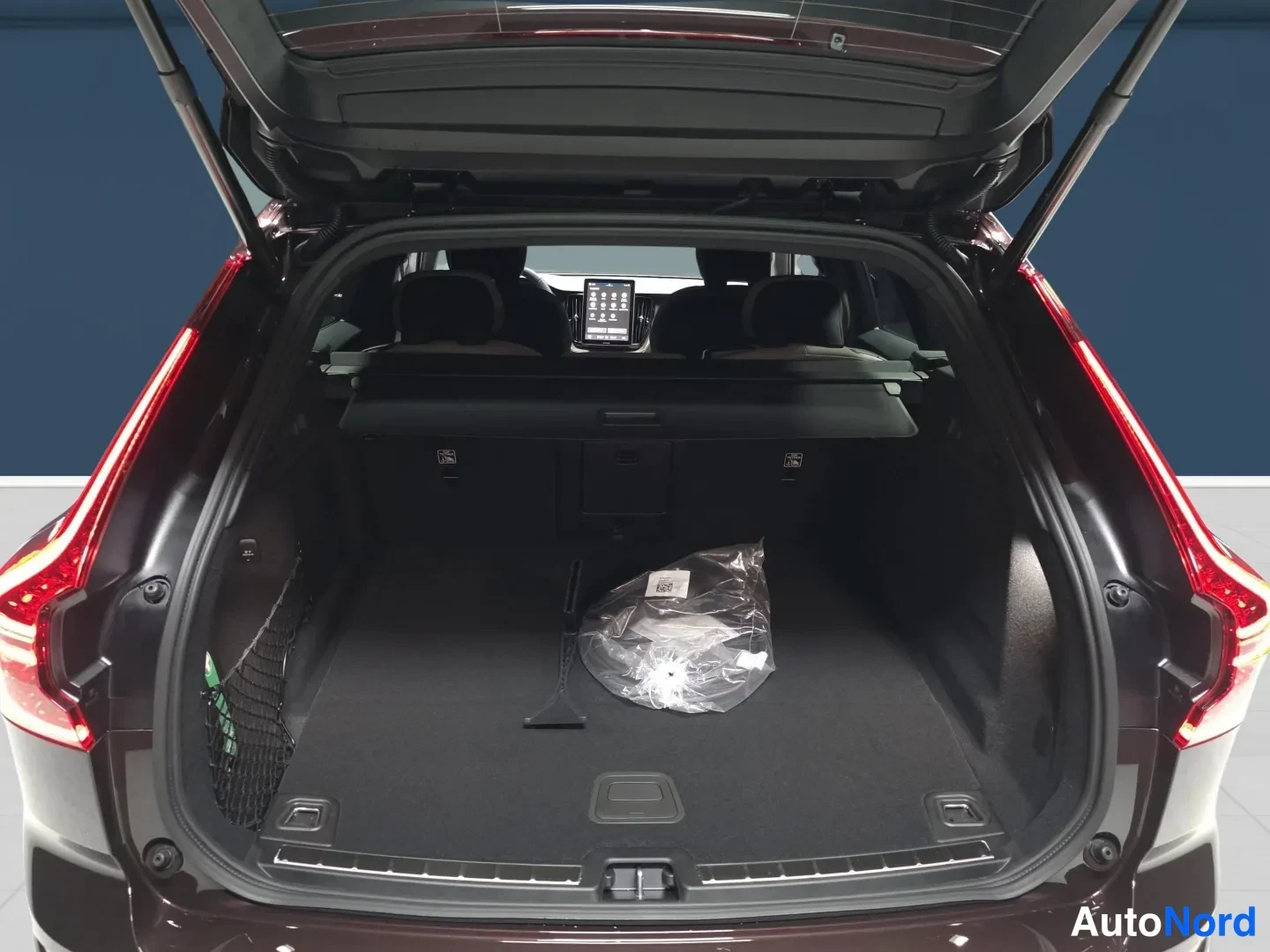 Brun Volvo XC60 2027, bild 11