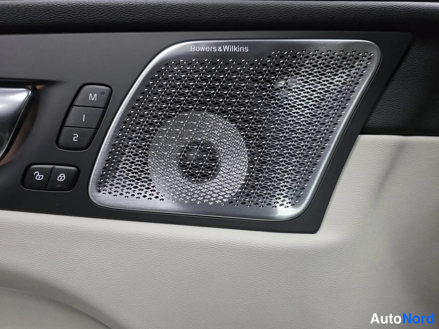 Blue Volvo XC60 2027, photo 15