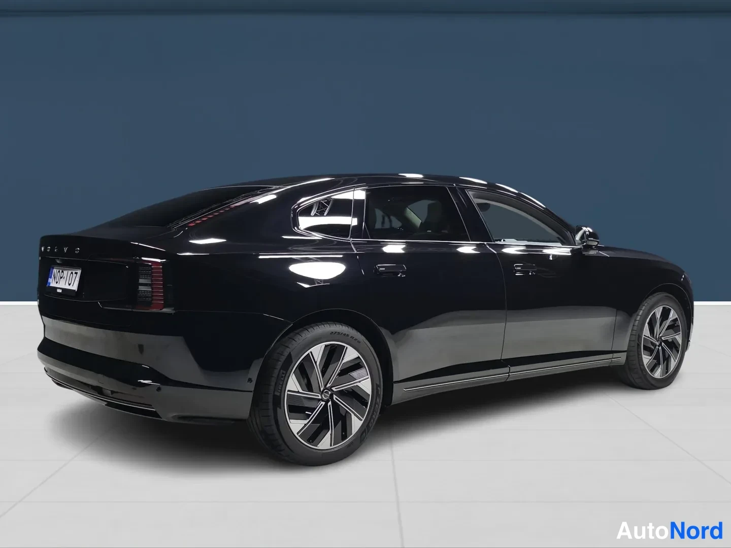 Musta Volvo ES90 2026, takaviisto, kuva 4