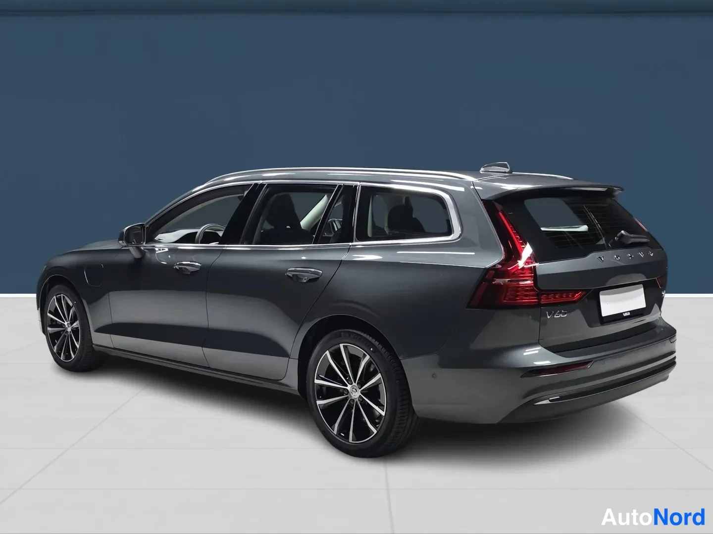 Vihreä Volvo V60 2026, takaviisto, kuva 4