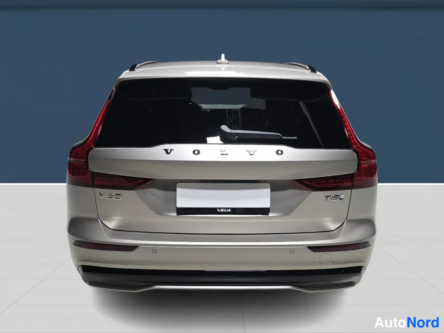 Beige Volvo V60 2026, takaa, kuva 6