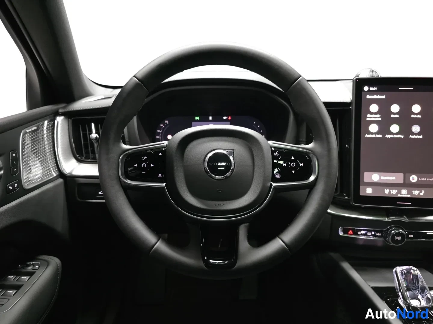 Valkoinen Volvo XC60 2027, kuva 11
