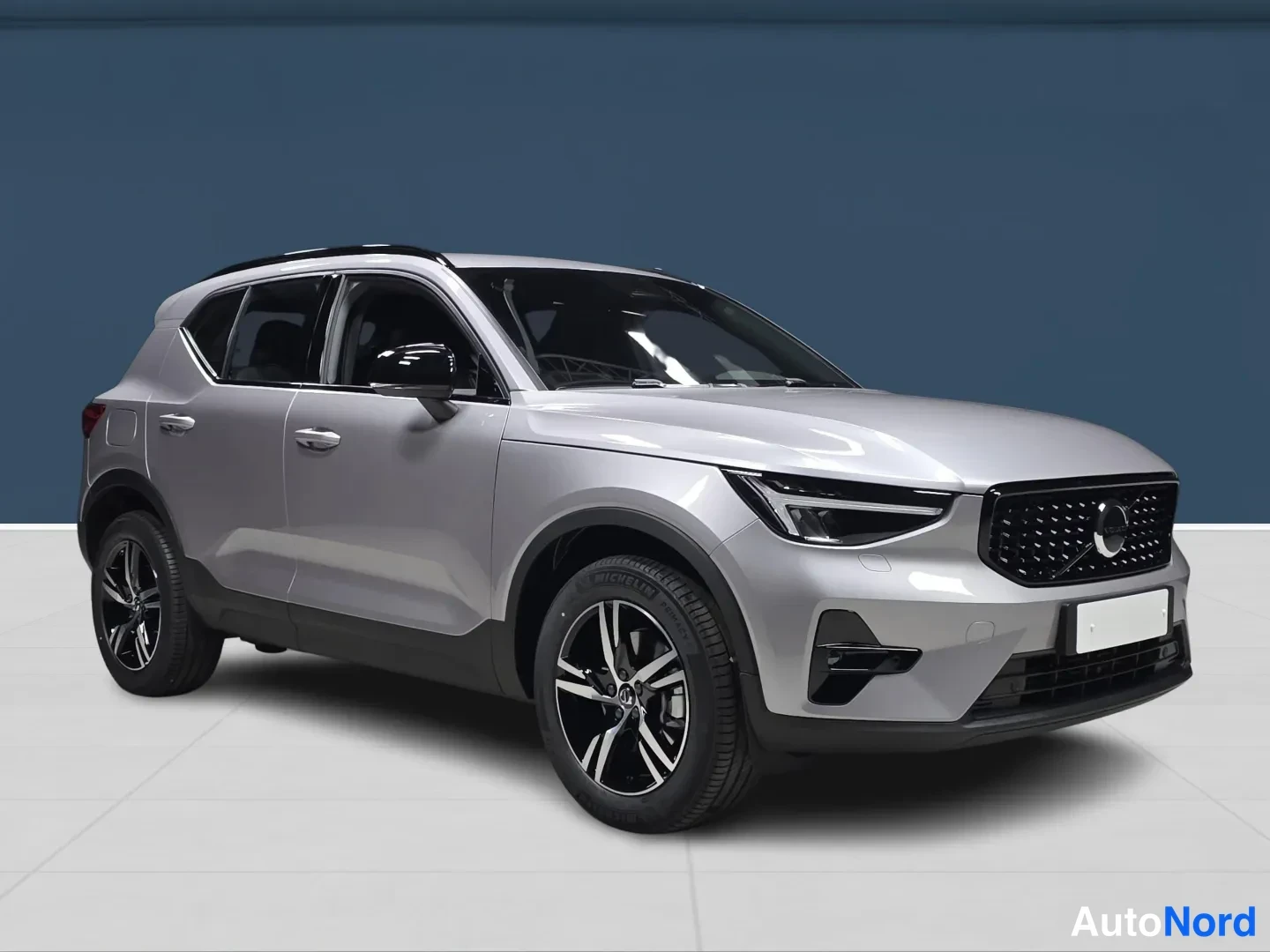 Hopea Volvo XC40 2027, etuviisto, keula oikealle, kuva 5