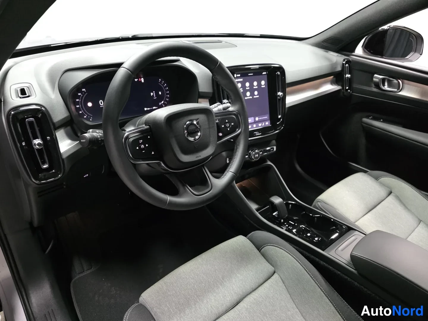 Hopea Volvo XC40 2027, kuva 12