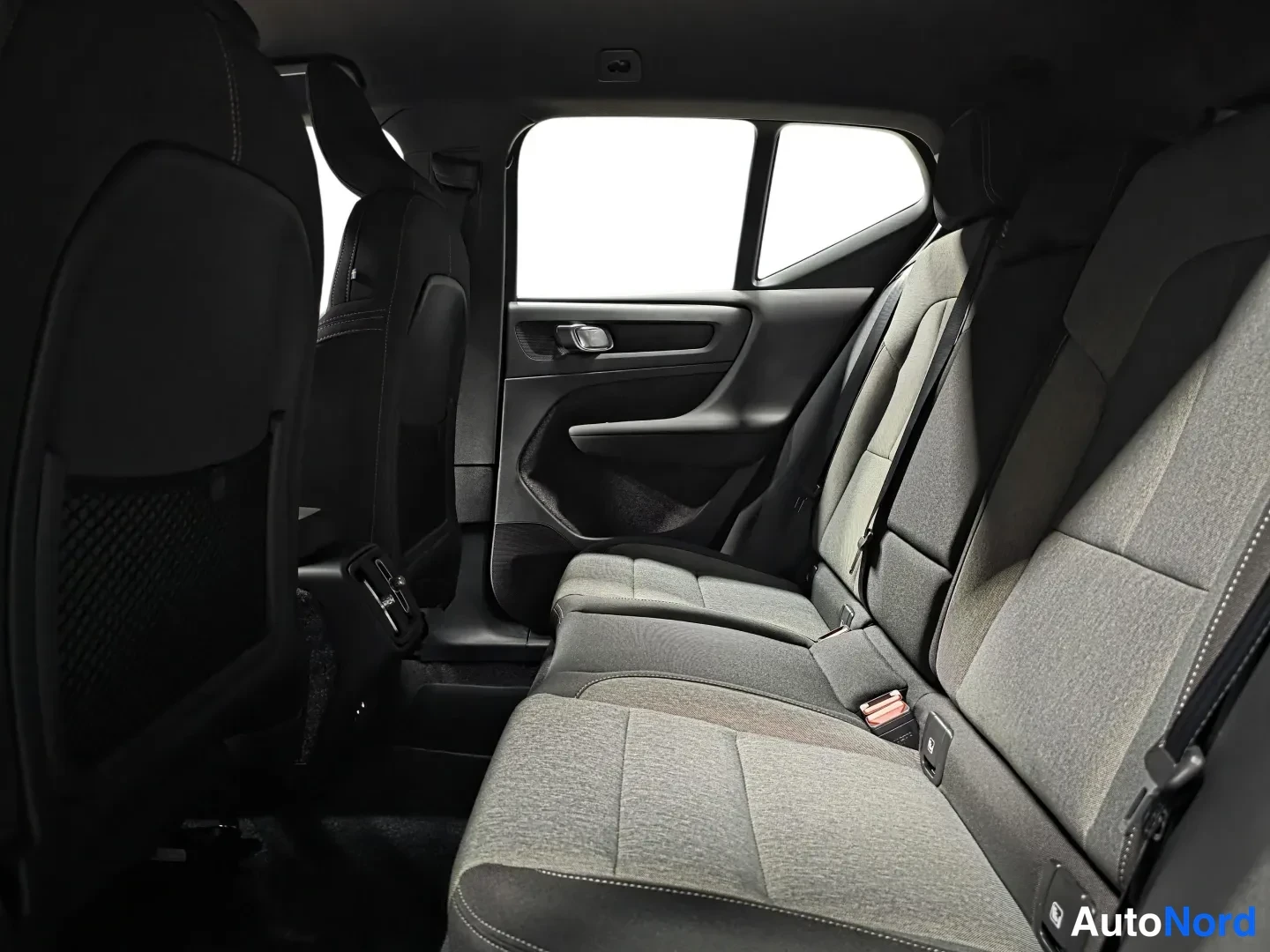 Hopea Volvo XC40 2027, kuva 13