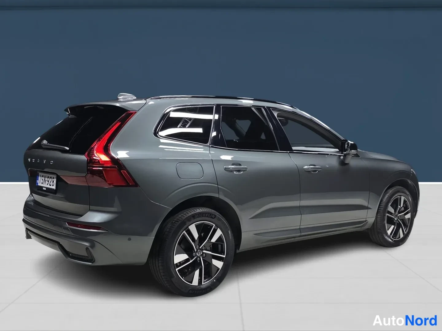 Vihreä Volvo XC60 2026, takaviisto, kuva 8