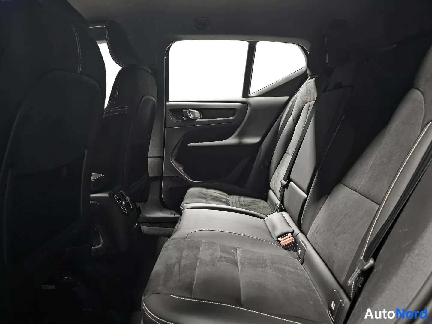 Blue Volvo XC40 2021, photo 9