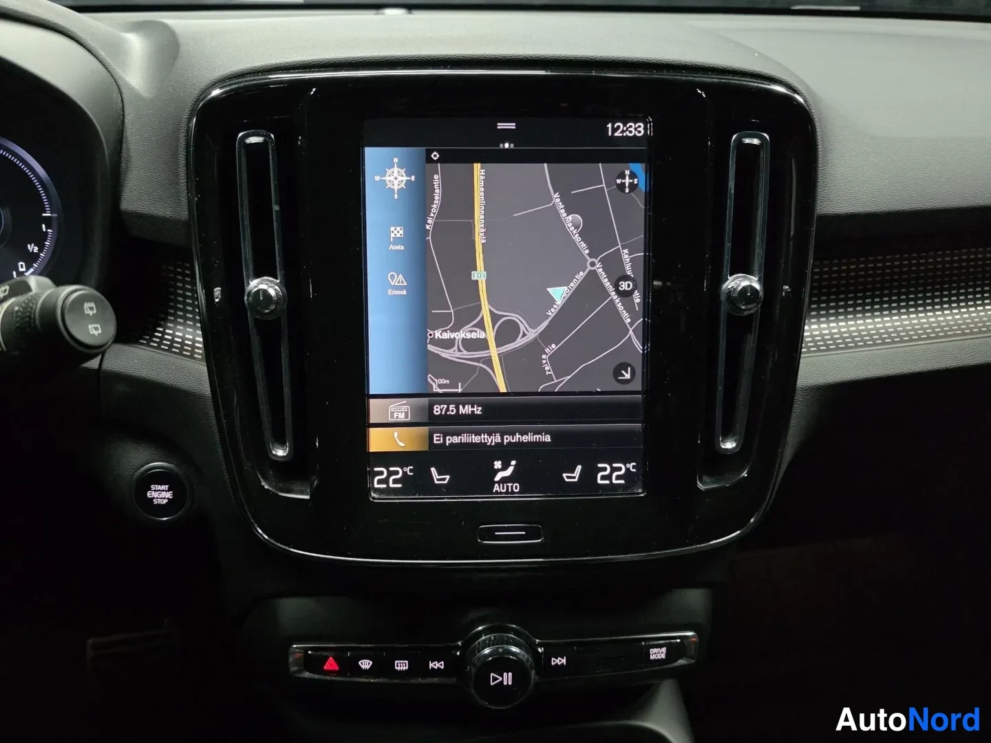 Blue Volvo XC40 2022, photo 13