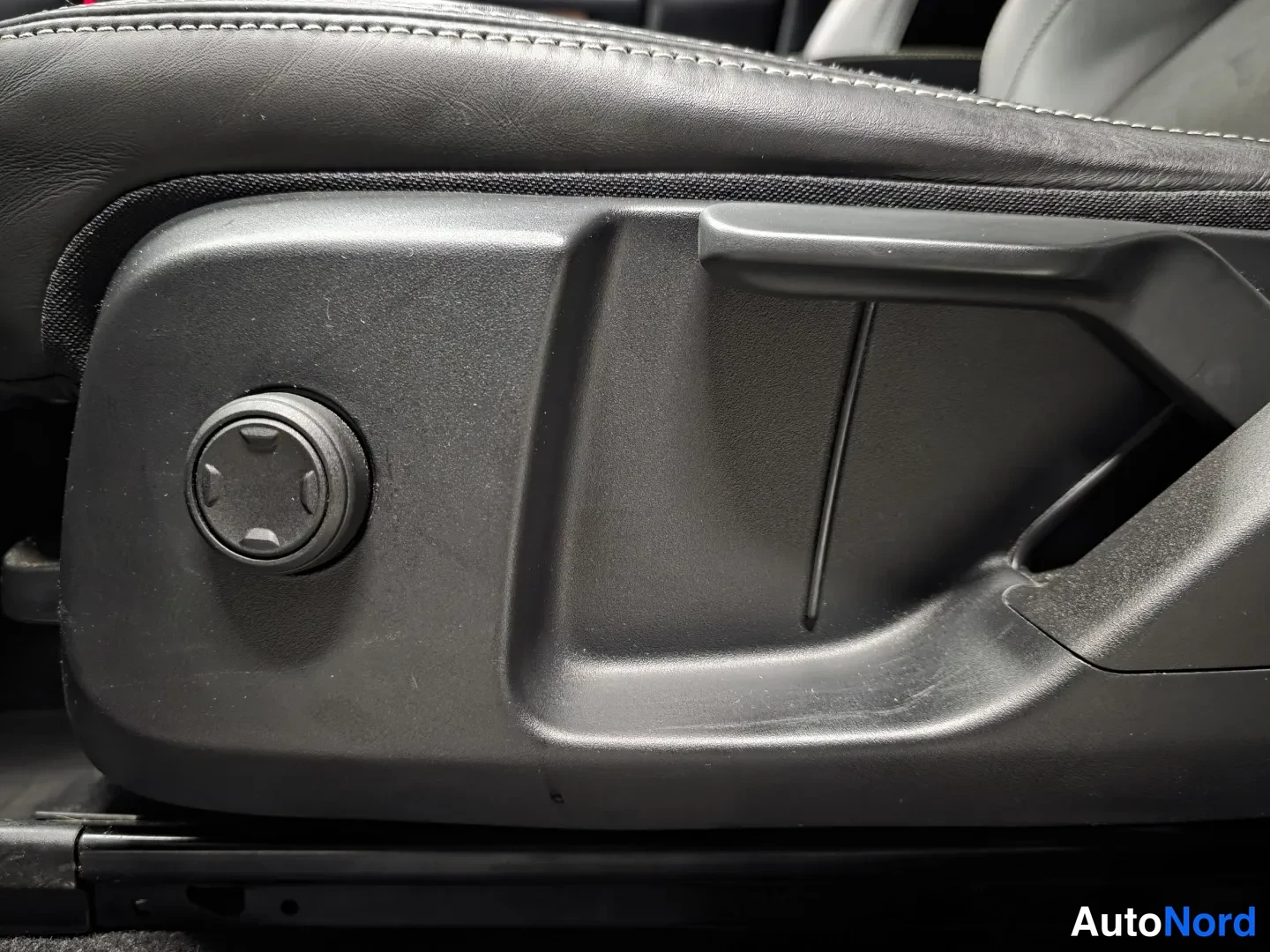 Blue Volvo XC40 2022, photo 16