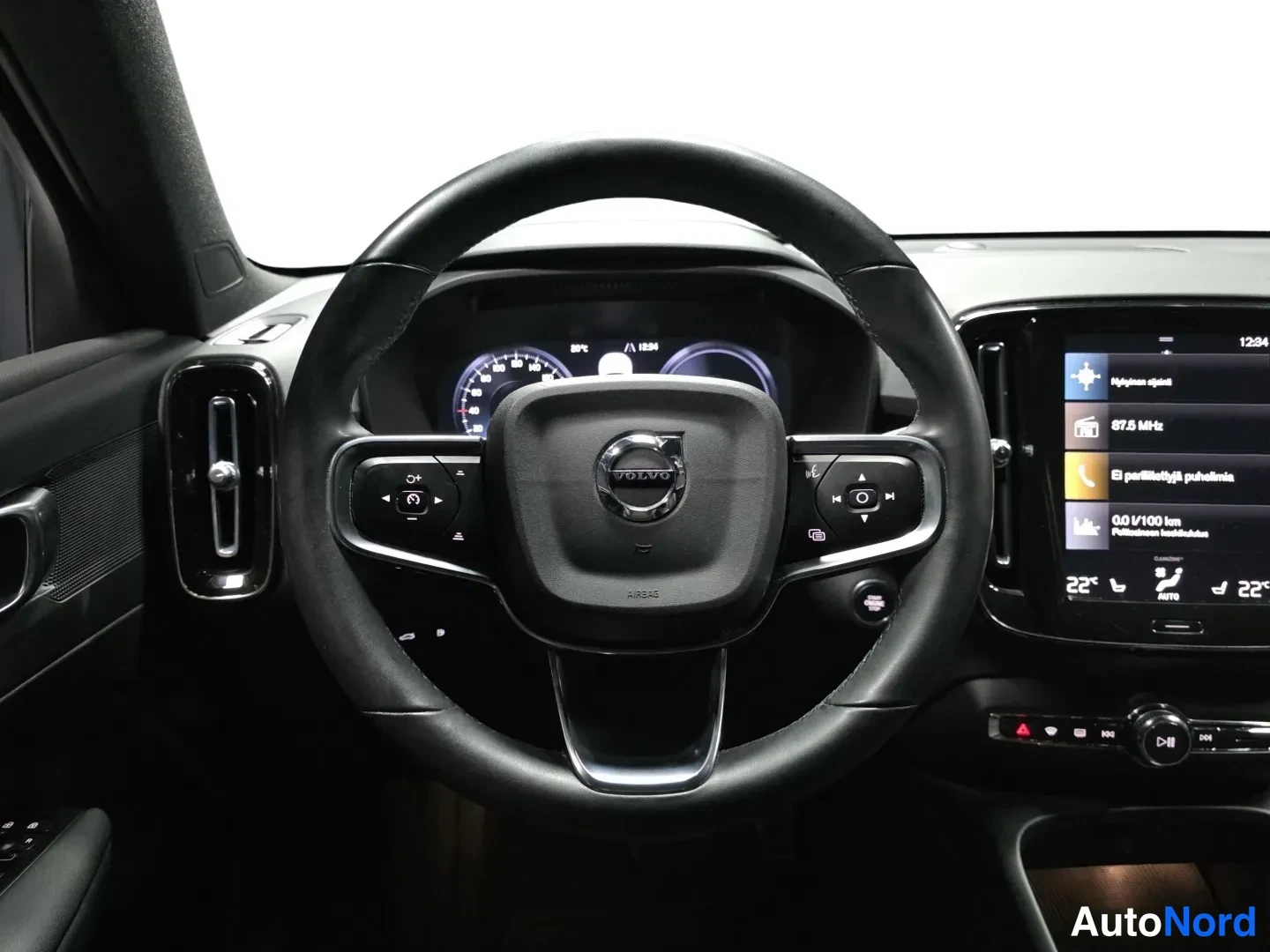 Blue Volvo XC40 2022, photo 11
