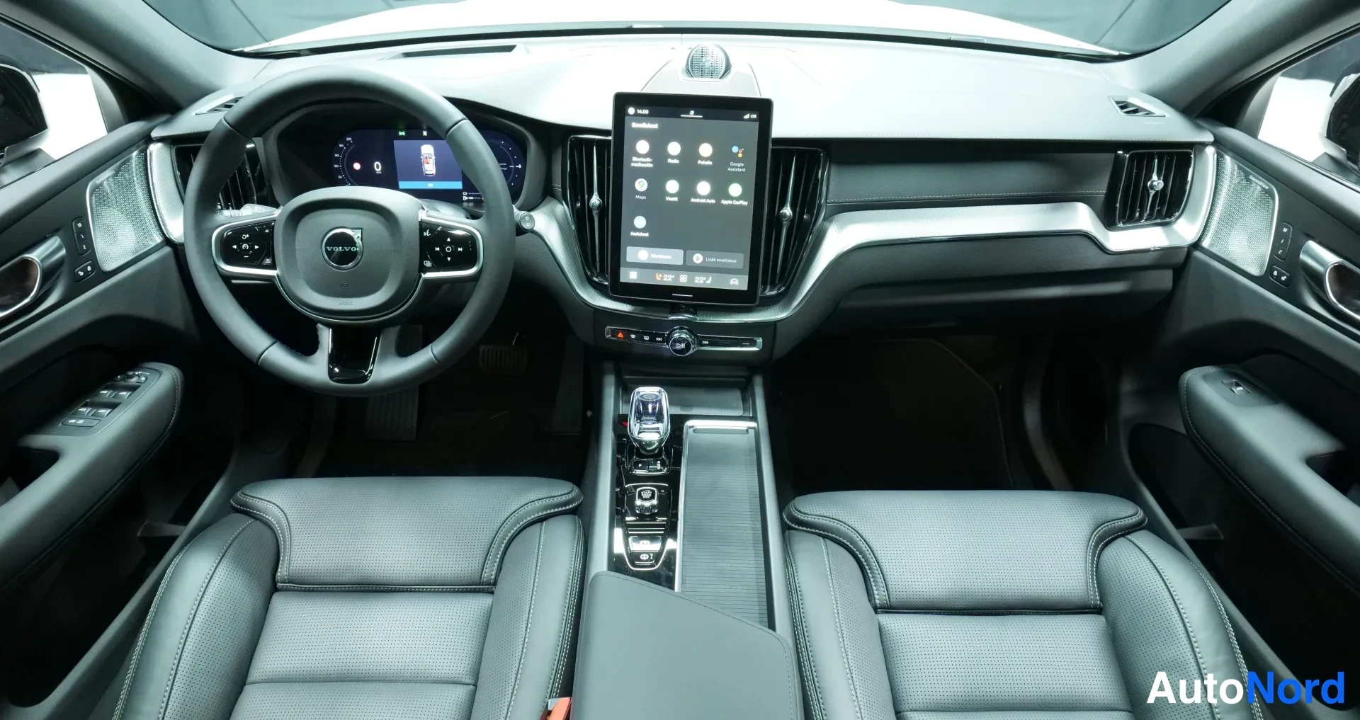 Valkoinen Volvo XC60 2026, kuva 11