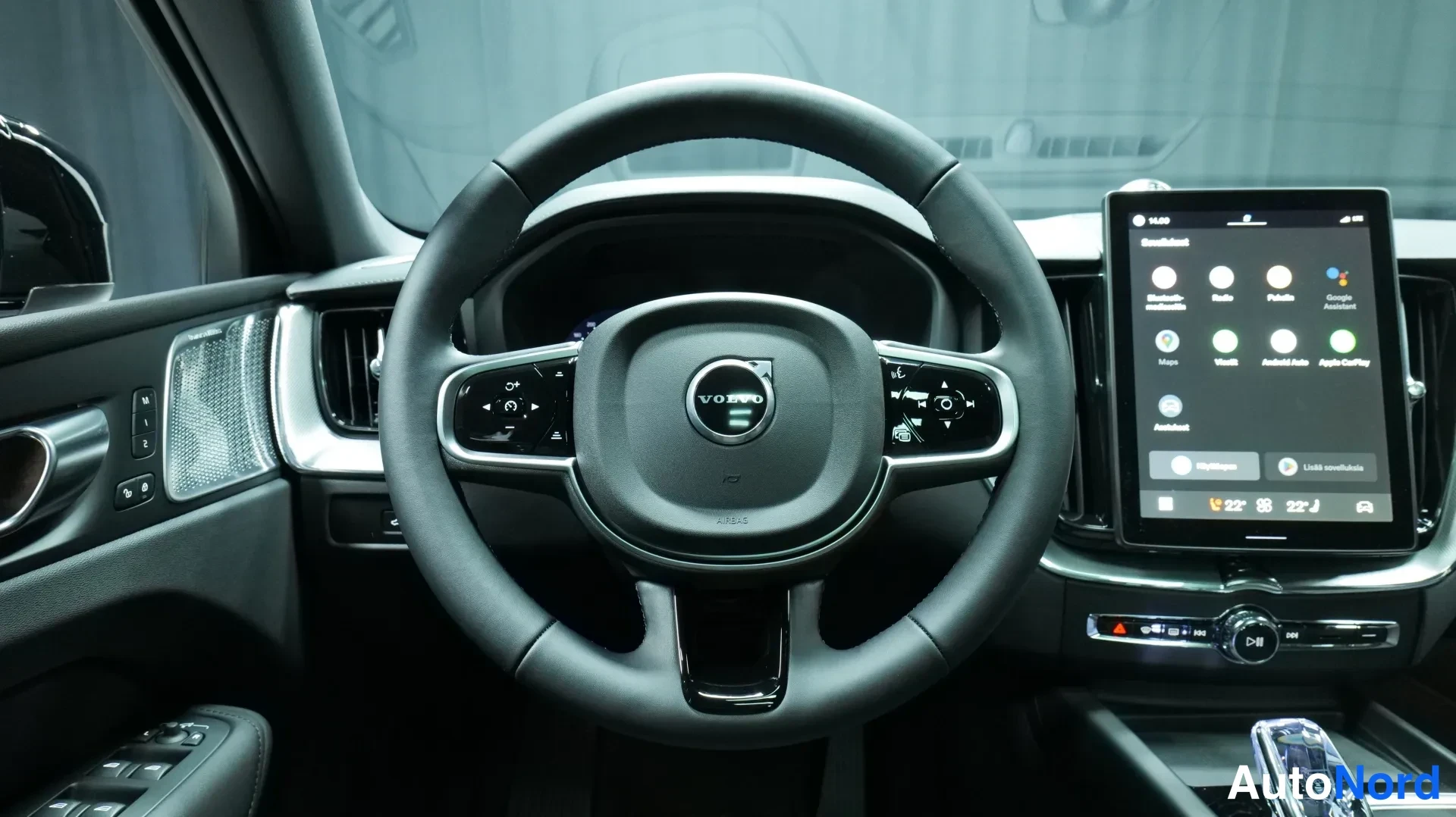 Valkoinen Volvo XC60 2026, kuva 12