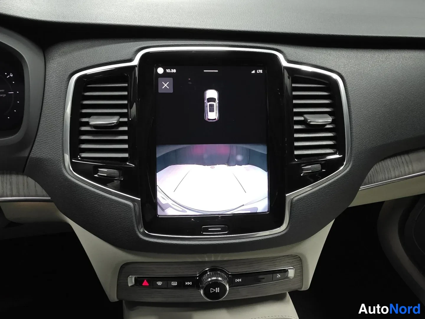 Svart Volvo XC90 2023, bild 13