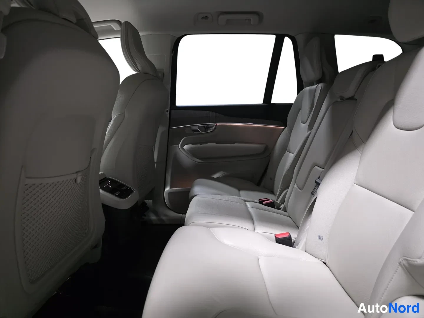 Svart Volvo XC90 2023, bild 10