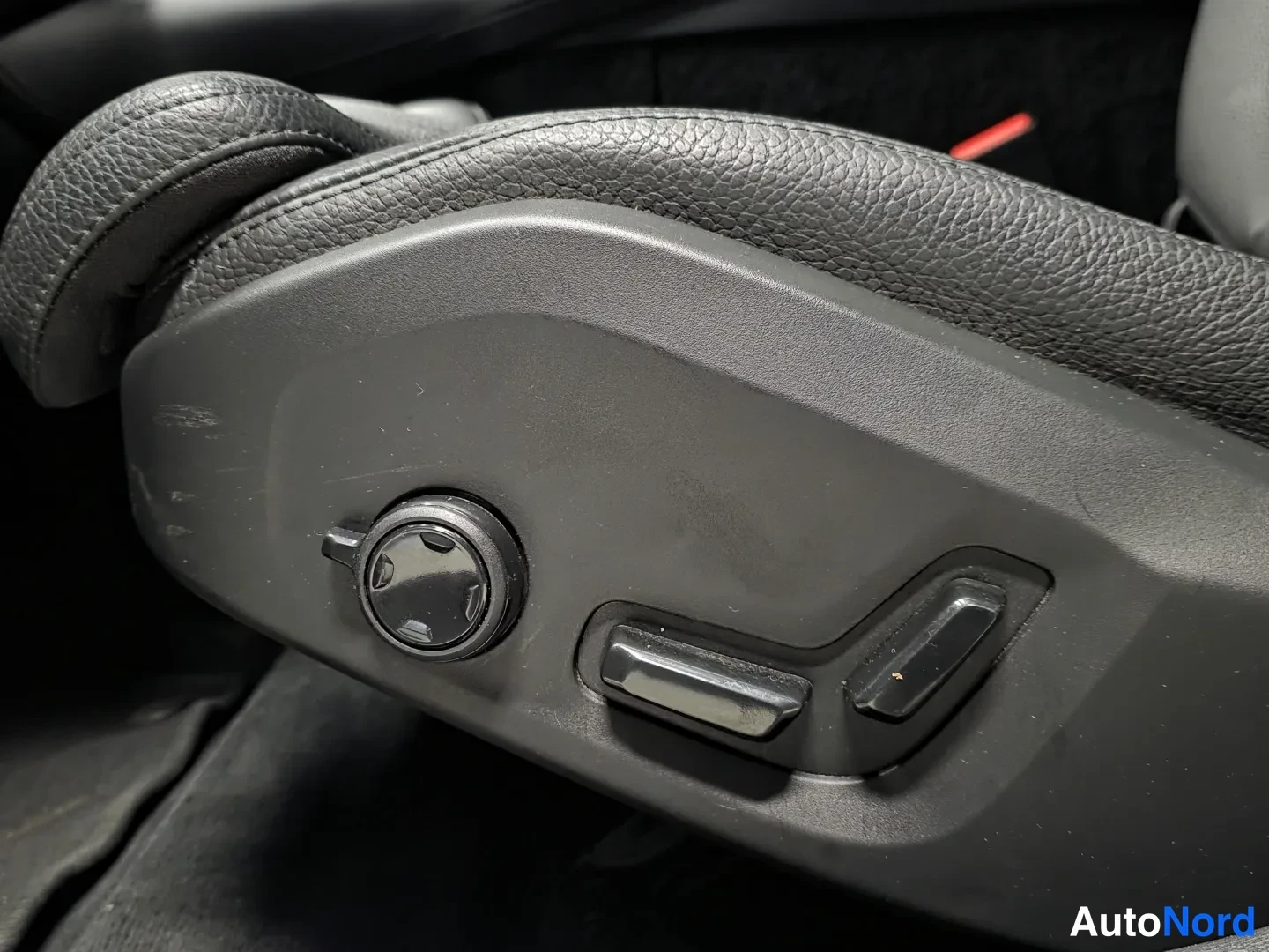 Grey Volvo V60 2024, photo 15