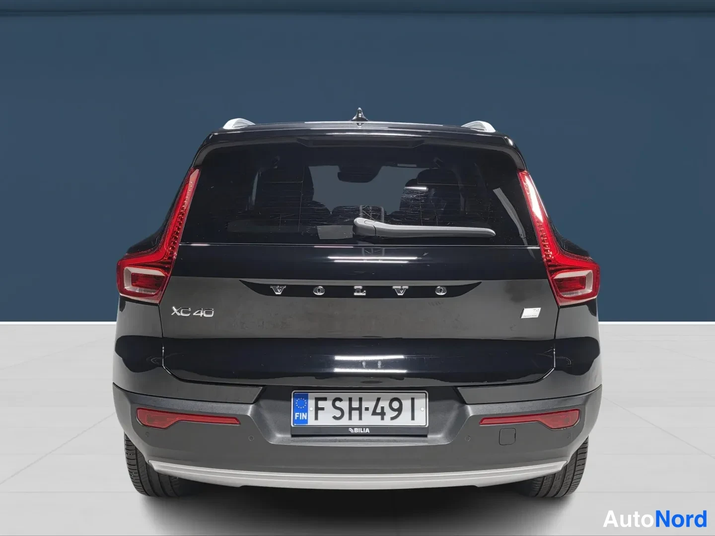 Black Volvo XC40 2021, rear, photo 6
