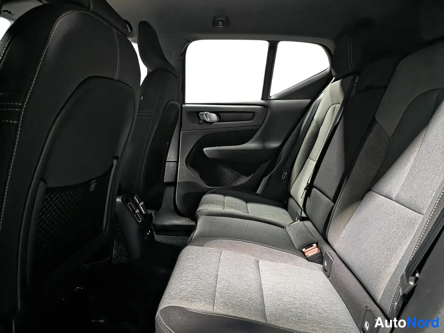 Black Volvo XC40 2021, photo 10