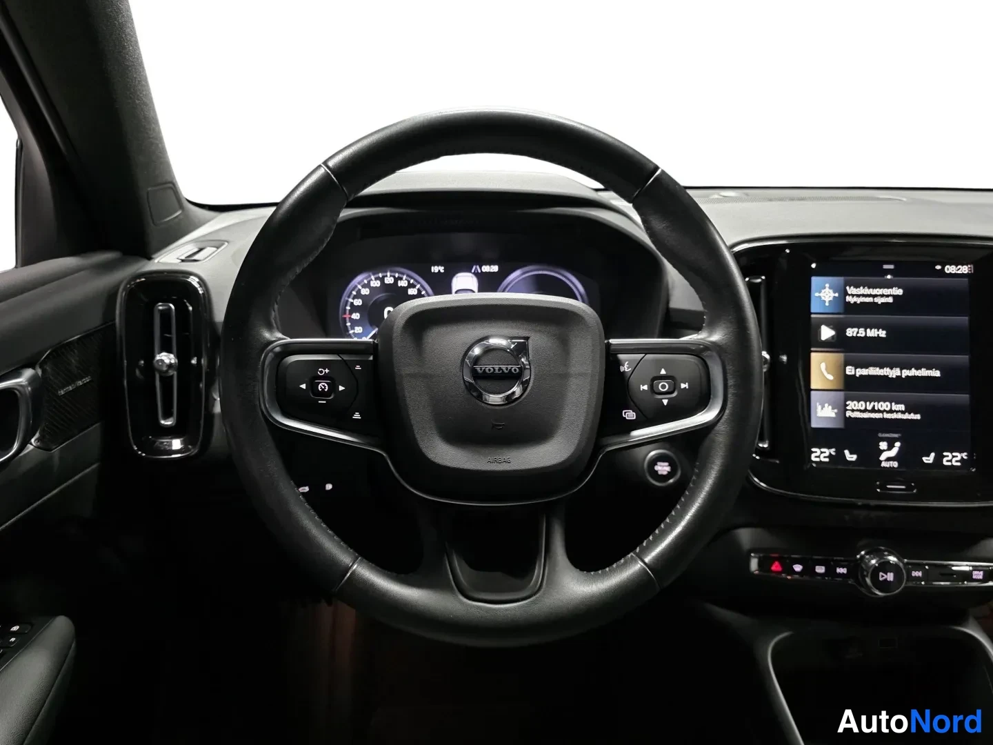 Black Volvo XC40 2021, photo 11