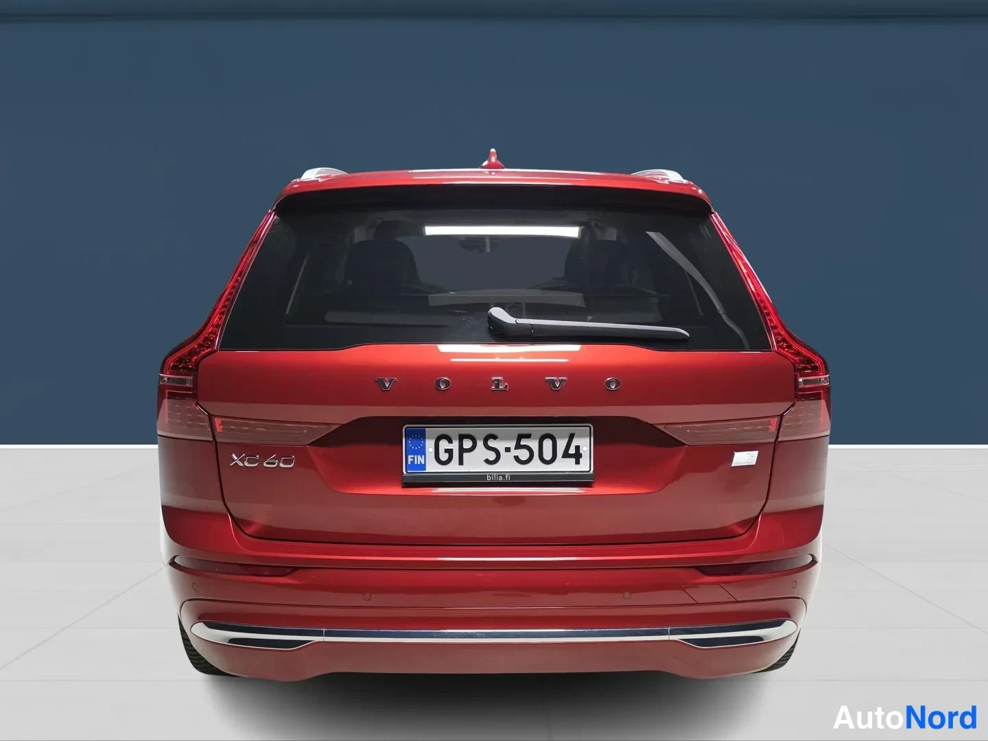 Punainen Volvo XC60 2024, takaa, kuva 6