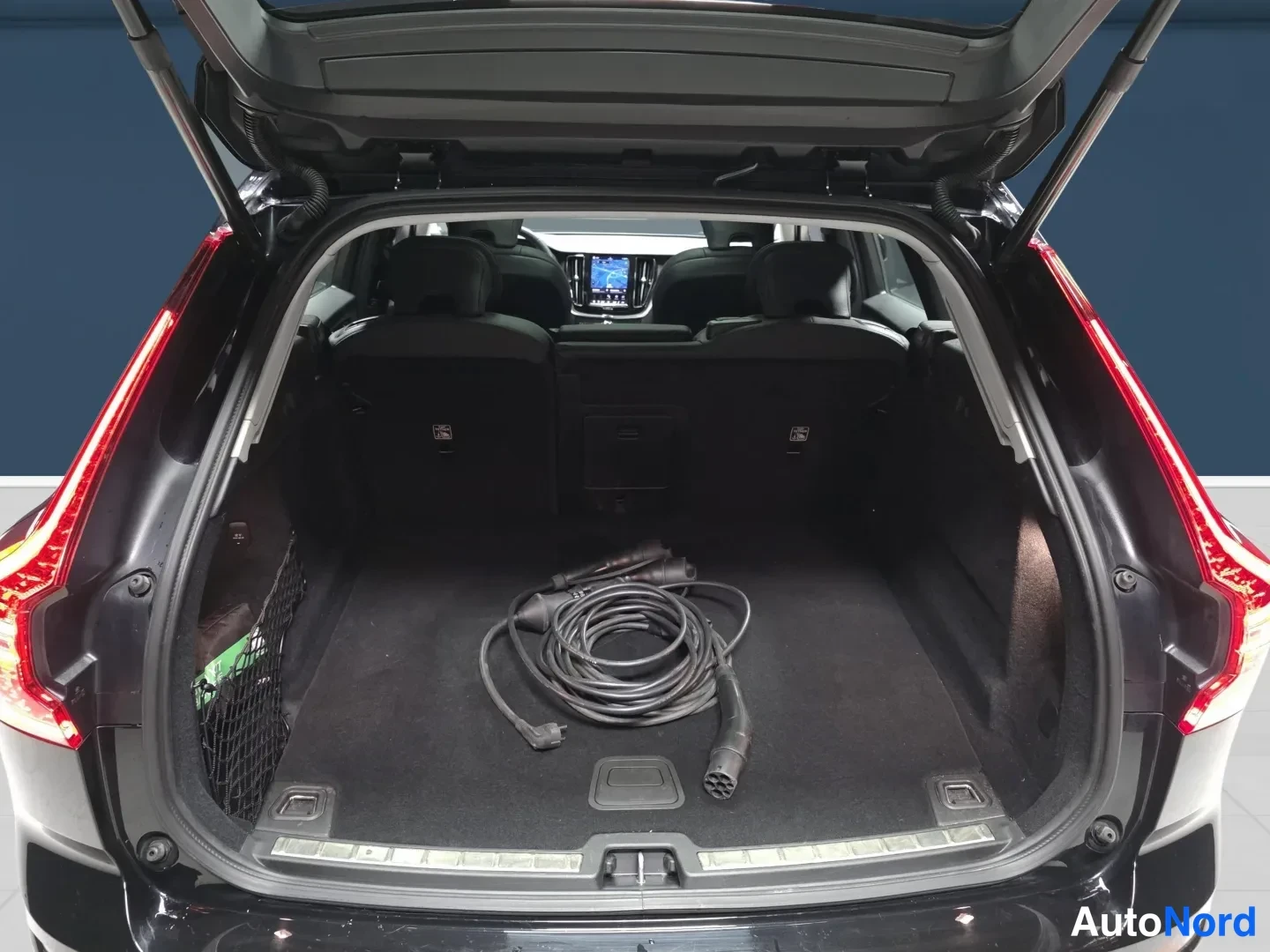 Black Volvo XC60 2023, rear, photo 7