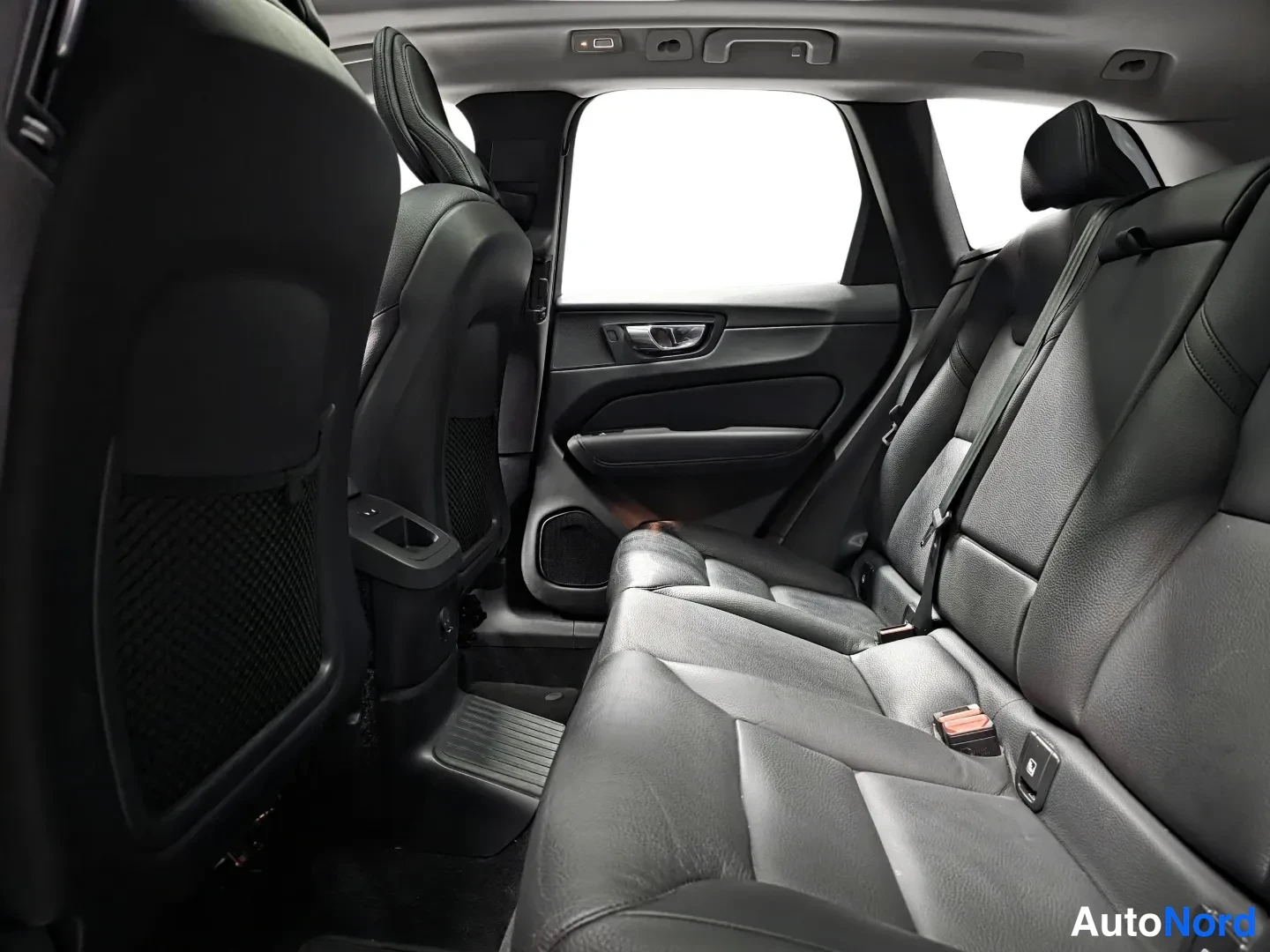 Black Volvo XC60 2023, photo 10