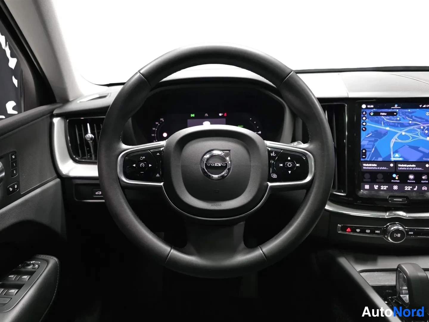 Black Volvo XC60 2023, photo 11