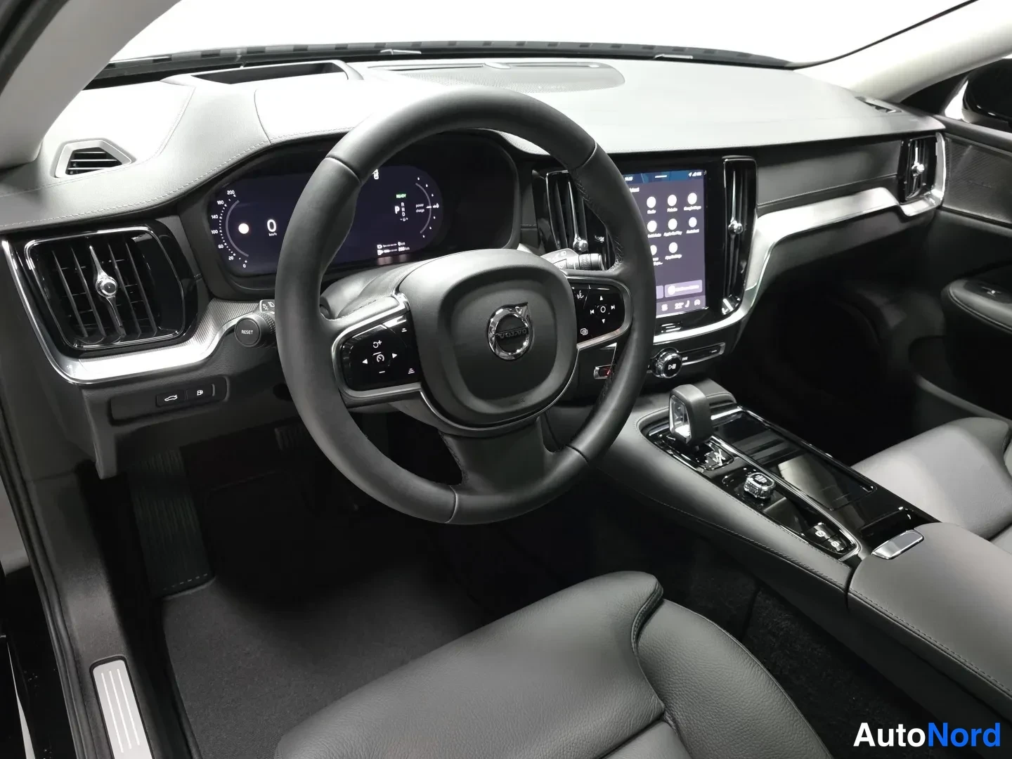 Svart Volvo V60 2027, bild 8