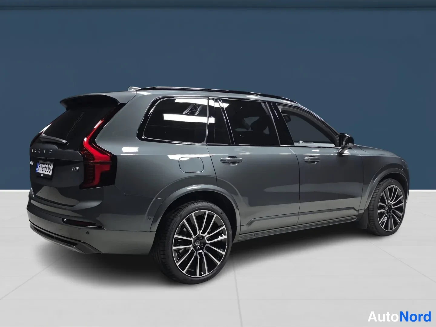 Harmaa Volvo XC90 2027, takaviisto, kuva 4