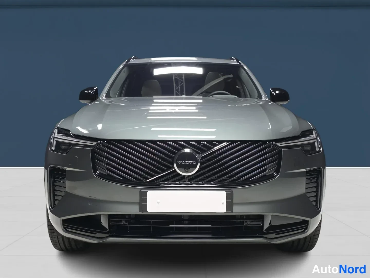 Vihreä Volvo XC90 2027, edestä, kuva 3