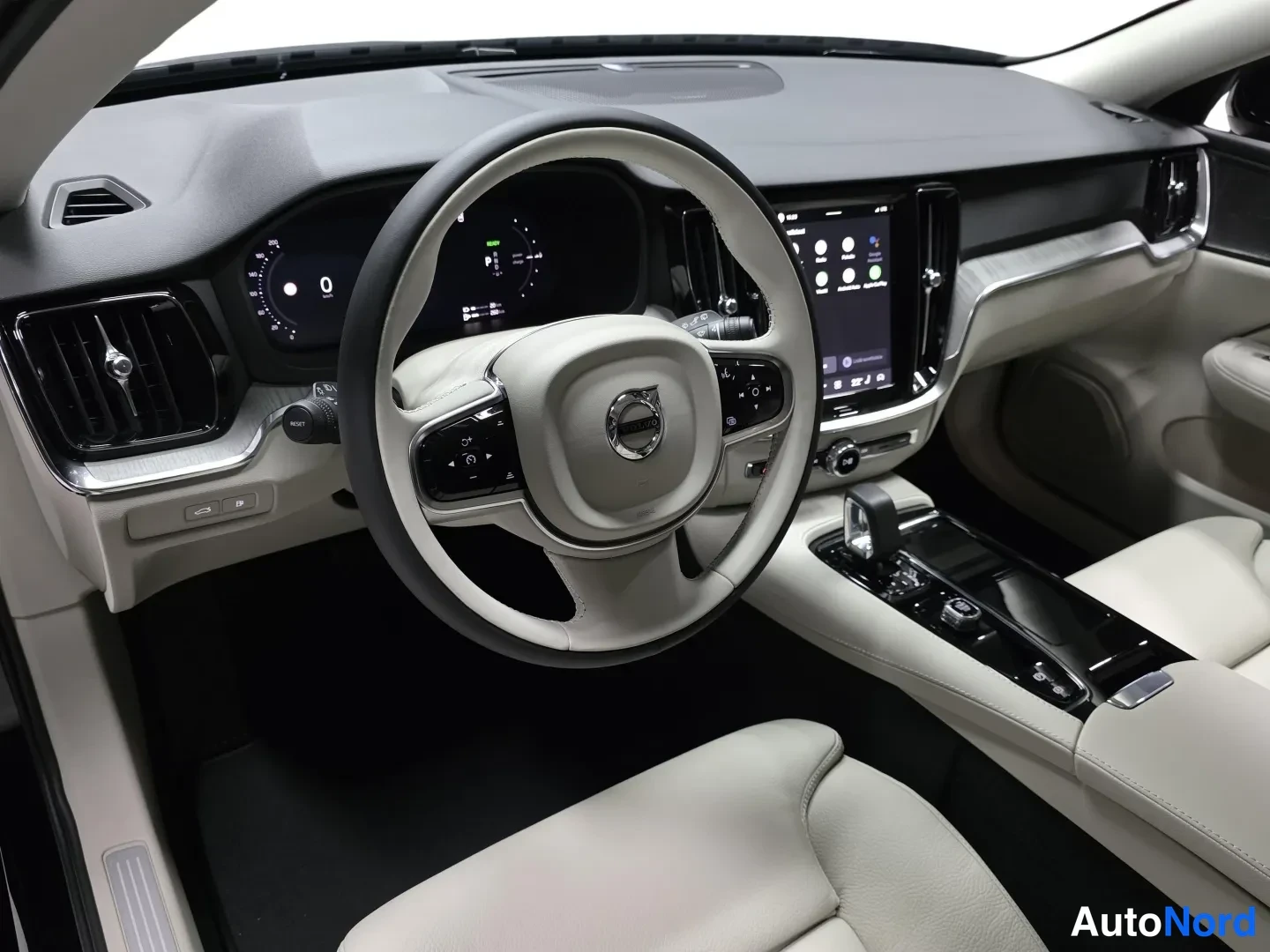 Svart Volvo V60 2027, bild 9