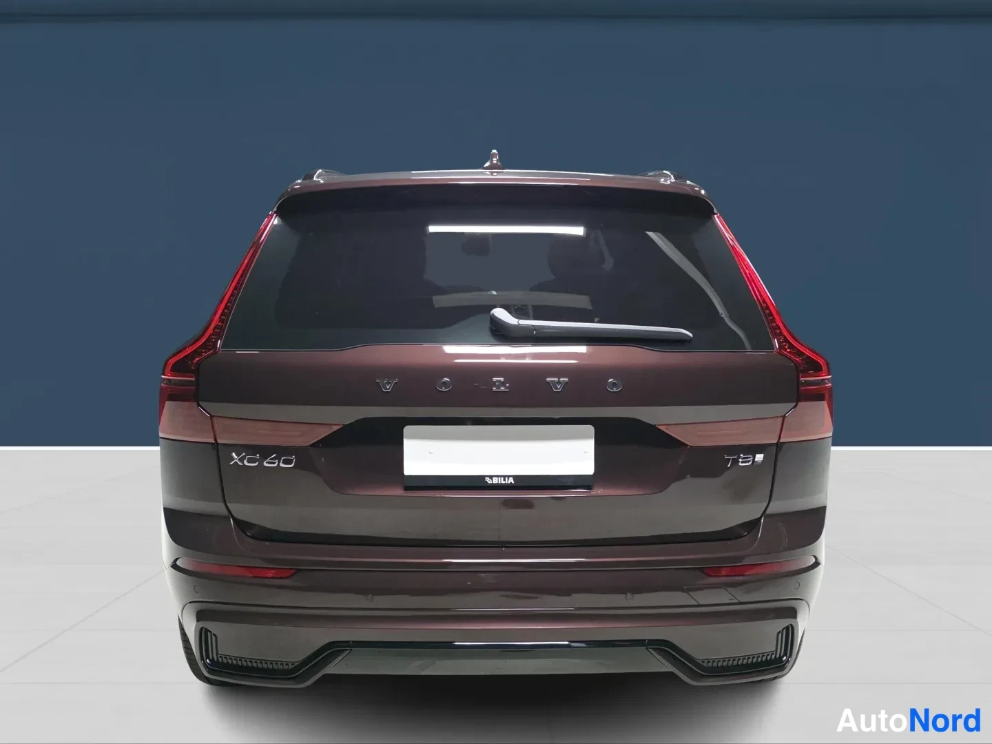 Punainen Volvo XC60 2027, takaa, kuva 6