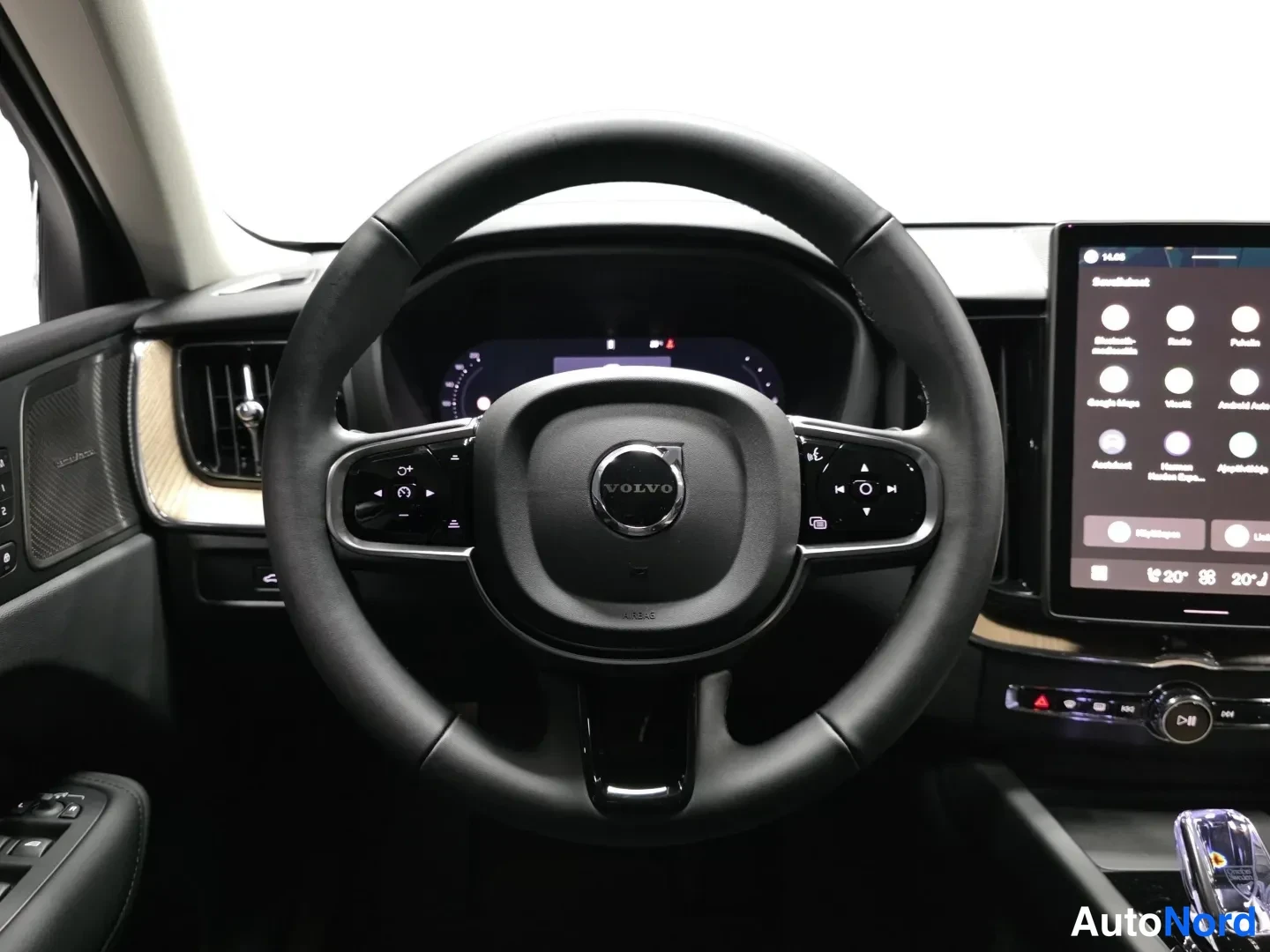 Musta Volvo XC60 2027, yksityiskohta, kuva 9