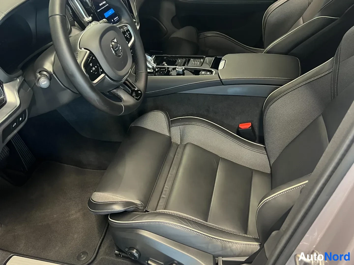 Harmaa Volvo V60 2026, kuva 15