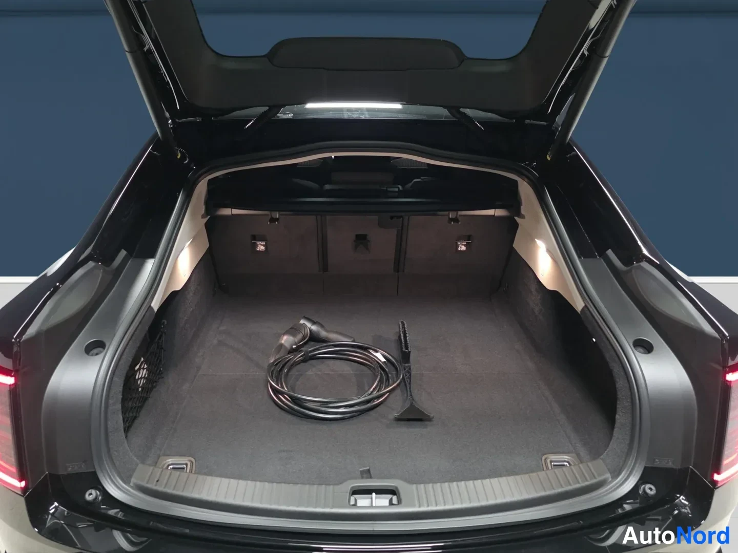 Musta Volvo ES90 2026, kuva 11